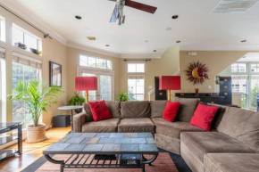 Washington Corridor & Park Living home
